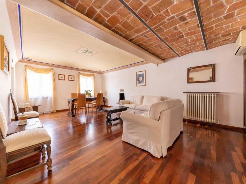 Royal Domus Perugia - Via Mazzini Apartment Екстериор снимка